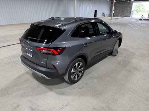 Used 2023 Ford Escape Platinum image 37