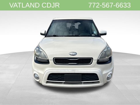 Used 2013 Kia Soul ! w/ Premium Pkg image 4