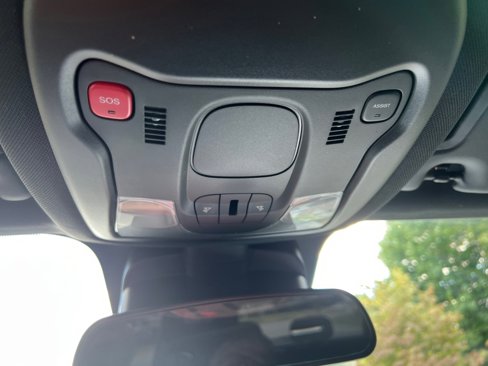 Used 2022 Jeep Renegade Altitude image 24