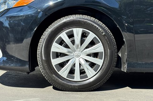 Used 2022 Toyota Camry LE image 25