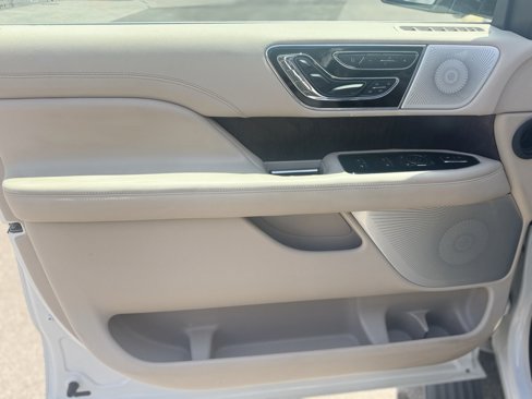 Used 2020 Lincoln Navigator Reserve w/ Equipment Group 208A Reserve image 10