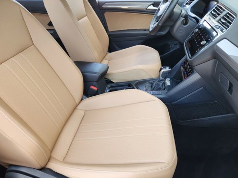 Used 2022 Volkswagen Tiguan SE R-Line image 17