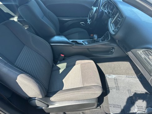 Used 2019 Dodge Challenger SXT image 13