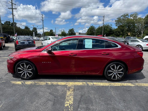 Used 2017 Chevrolet Malibu LT w/ Leather Package image 9