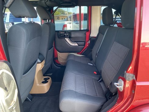 Used 2012 Jeep Wrangler Unlimited Sahara w/ Connectivity Group image 21
