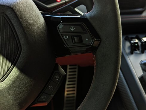 Used 2020 Lamborghini Huracan EVO image 30