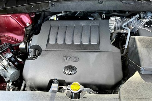 Used 2015 Toyota Highlander LE image 32