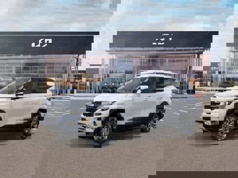 New 2025 Kia Seltos LX image 3