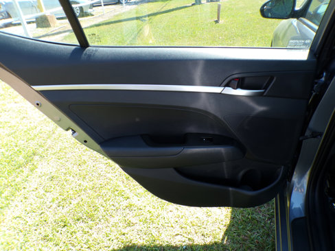 Used 2019 Hyundai Elantra SE w/ Cargo Package image 32