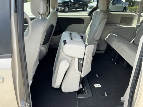 Used 2014 Dodge Grand Caravan SE w/ Quick Order Package 29E SE image 17