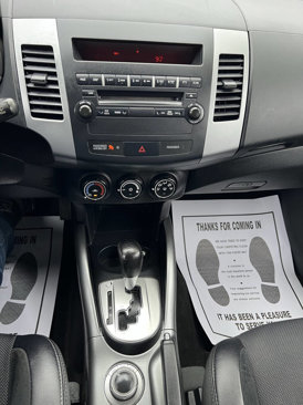 Used 2012 Mitsubishi Outlander SE image 36