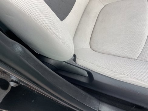 Used 2021 Toyota Corolla LE image 41