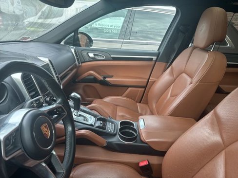 Used 2017 Porsche Cayenne image 7
