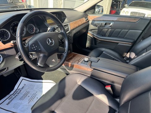 Used 2011 Mercedes-Benz E 350 4MATIC Sedan image 3