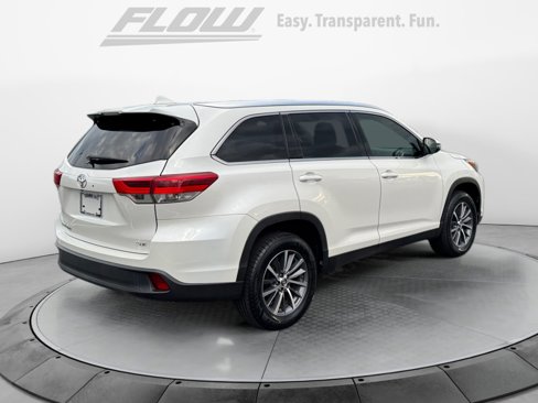 Used 2019 Toyota Highlander XLE image 8
