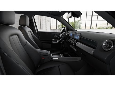 Used 2025 Mercedes-Benz GLB 250 4MATIC image 4