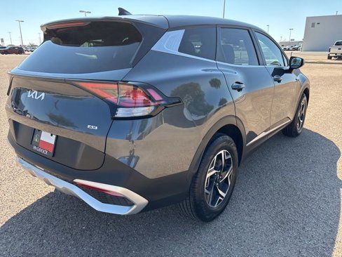 Used 2023 Kia Sportage LX image 7
