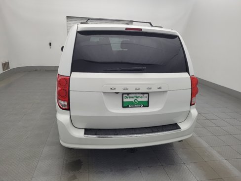 Used 2017 Dodge Grand Caravan SXT image 6
