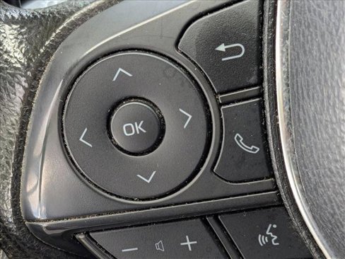 Used 2019 Toyota Camry LE image 7