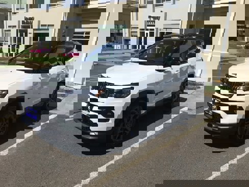 New 2025 Jeep Compass Limited w/ Sun and Sound Group image 3