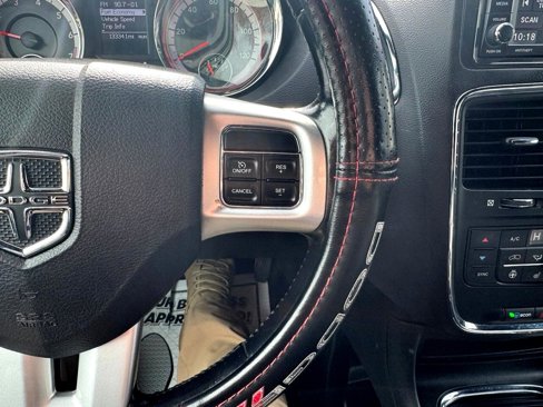 Used 2019 Dodge Grand Caravan GT image 19
