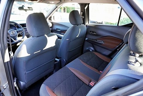 Used 2019 Nissan Kicks SR image 17