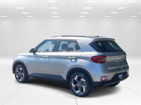Certified 2023 Hyundai Venue SEL image 4