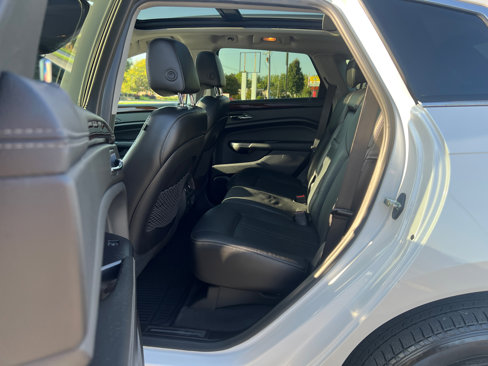 Used 2015 Cadillac SRX Luxury image 35