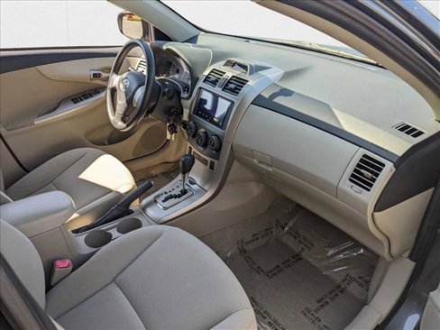 Used 2013 Toyota Corolla LE image 20