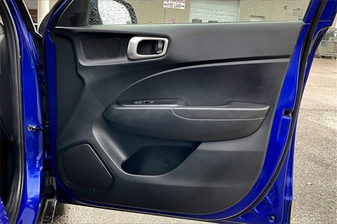 Used 2022 Hyundai Venue SEL image 17