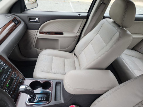 Used 2008 Ford Taurus SEL image 17