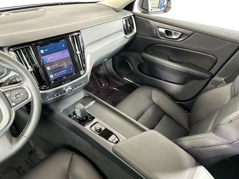 Certified 2025 Volvo S60 B5 Core image 22