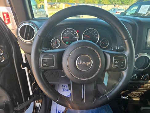 Used 2015 Jeep Wrangler Unlimited Sahara image 10
