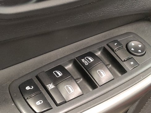 Used 2019 Jeep Cherokee Latitude w/ Popular Appearance Group image 27