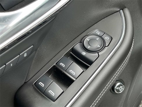Used 2021 Buick Envision Essence image 28