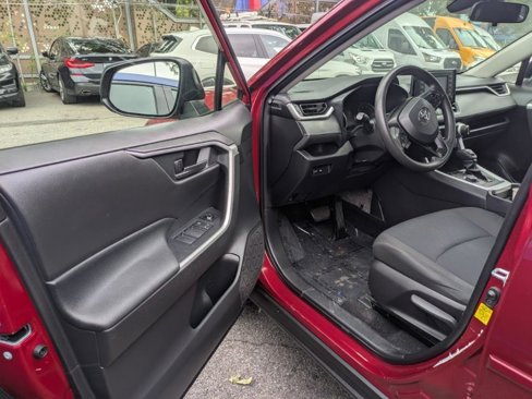 Used 2020 Toyota RAV4 LE image 10