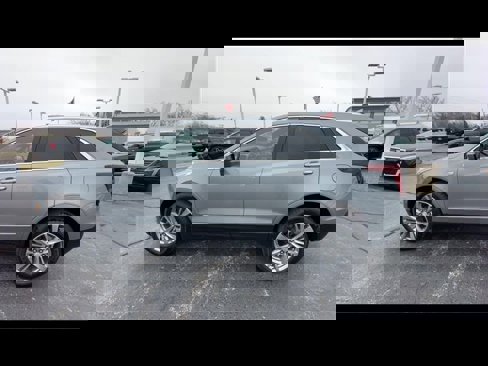Used 2024 Cadillac XT5 Premium Luxury image 5