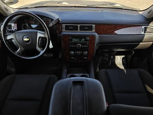 Used 2013 Chevrolet Suburban LS image 26