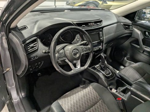 Used 2018 Nissan Rogue SV image 26
