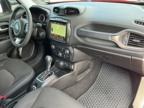 Used 2023 Jeep Renegade Latitude image 16