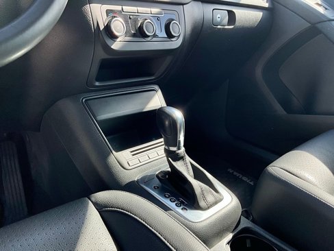 Used 2012 Volkswagen Tiguan SE image 19
