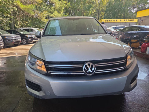 Used 2017 Volkswagen Tiguan Limited image 3