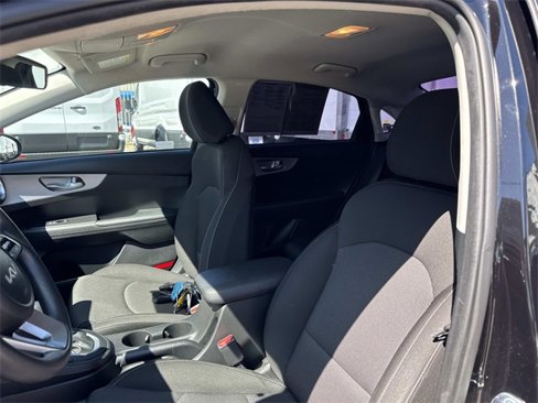 Used 2023 Kia Forte LXS image 18
