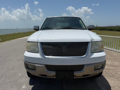 Used 2004 Ford Expedition Eddie Bauer image 2