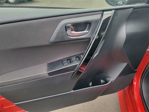 Used 2017 Toyota Corolla iM image 10