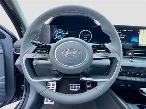 New 2025 Hyundai Elantra SEL image 11