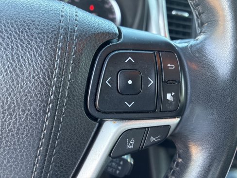Used 2017 Toyota Highlander XLE image 9