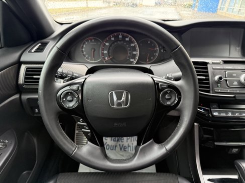 Used 2017 Honda Accord Sport image 18