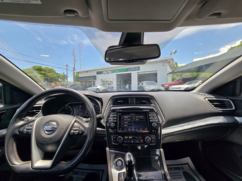 Used 2021 Nissan Maxima 3.5 SV image 18