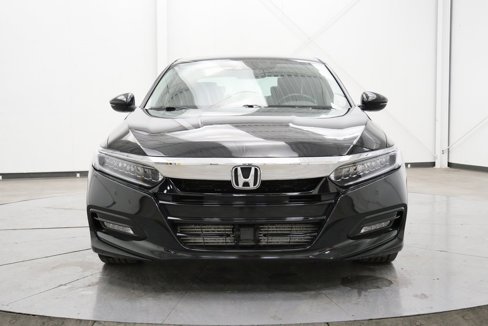 Used 2020 Honda Accord Touring image 2